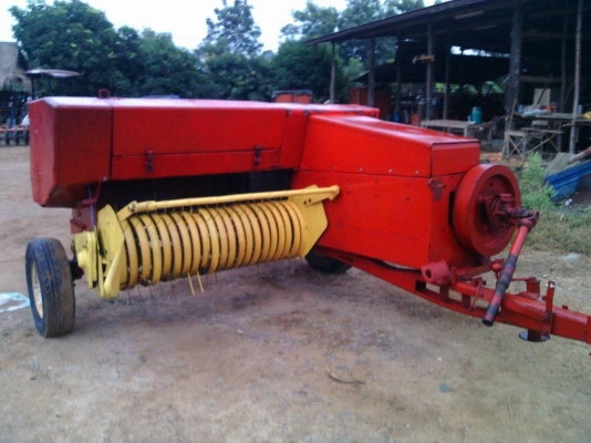 เครื่องอัดฟาง NEW HOLLAND รุ่น 276