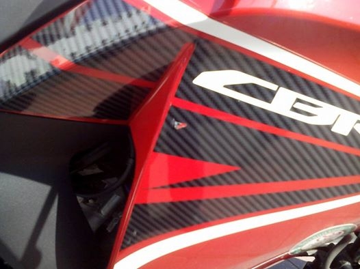 ขาย HONDA CBR 150 i ปี 57 *กุญแจมี 2 ดอก* สภาพเครื่องดีเดิมๆ วิ่งน้อย 8 พันกว่าโล ภายนอกสวย มีรอย 2 จุดเล็กๆ และรอยกันร้อนท่อไอเสีย ภาษีเต็ม เล่มพร้อมชุดโอน