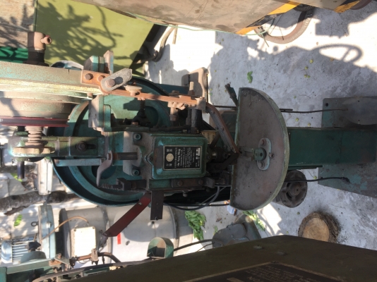 ขายเครื่องตอกตาไก่ใต้หวันมอเตอร์ครึ่งแรงมี3ตัวๆละ6000ครับ