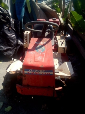 ขายรถตัดหญ้านั่งขับเก่าญี่ปุ่น 13 HP  HONDA