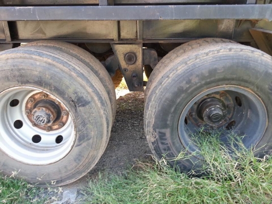 ขายลูกพ่วง3คานแท้ ดั้มสามมิตร ยาว6.50เมตร สภาพพร้อมใช้งาน เอกสารพร้อมโอน สนใจโทร 090-8588220คุณนะ 093-3258446คุณบิว หรือเข้าดูสินค้าอื่นๆได้ที่ www.truck.in.th/498 หรือเพจFacebook ณรงค์ ซื้อขายรถมือสอง (เว็บไซต์ส่วนตัว) หรือFacebook คุณนะ รถบรรทุก