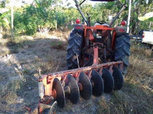 ขายรถไถ KUBOTA L4508 อุปกรณ์ครบ ดันหน้า ผานหลัง โรตารี่ ใช้งาน1607ชม. สภาพพร้อมใช้งาน เอกสารพร้อมโอน สนใจโทร 090-8588220คุณนะ 093-3258446คุณบิว หรือเข้าดูสินค้าอื่นๆได้ที่ www.truck.in.th/498 หรือเพจFacebook ณรงค์ ซื้อขายรถมือสอง (เว็บไซต์ส่วนตัว) หรือFac