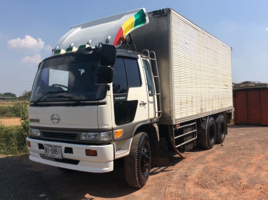 HINO10ล้อ หัวสมอ เพลาเดียว( ตู้ สูง 2.5 ม.) เครื่อง HO7D195 แรง เครื่องดี ขับดี ครัทซีสวย ยางดี ขาย 580,000 บาท ศุภากร 081-1903107, 081-4252943