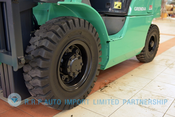 ขายรถโฟล์คลิฟท์มือสอง MITSUBISHI  รุ่น FD25D-51812  ราคา xxx,xxx บาท นำเข้าจากประเทศญี่ปุ่น 100\% ไม่เคยใช้งานในประเทศไทย