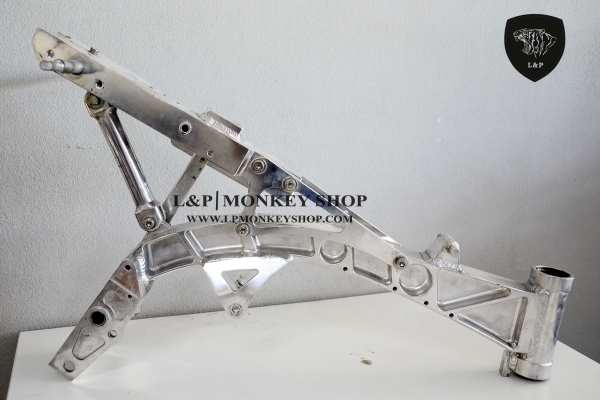 ชาลี  มังกี้ กอลิล่า แต่ง  มีมากกว่า 100++ แบบ โครง cnc รวมของแต่ง เพียบ ราคาเริ่มต้น.........