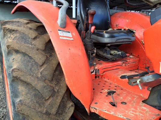 Kubota ปี53 วิ่ง 4,000 ชม M7040 70แรง 2 เพลา มีอุปกรณ์ดันหน้า กับ หางหลังให้1ชิ้นครับ รถอยู่โคราช 400,000 0866642442
