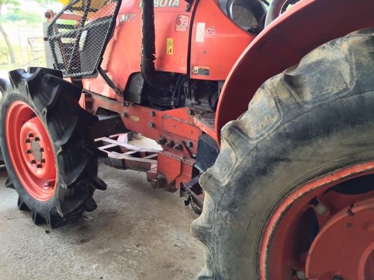 Kubota ปี53 วิ่ง 7,600 ชม M7040 70แรง 2 เพลา มีอุปกรณ์ดันหน้า ยางหน้าใหม่ รถอยู่พิจิตร 380,000 0866642442