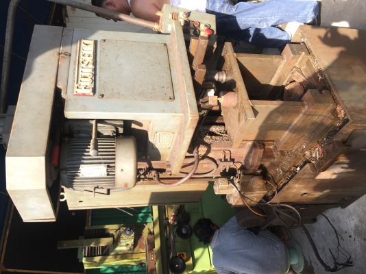 ขายเครื่องเจาะ4หัวของญี่ปุ่นตัวใหญ่พร้อมใช้ไฟ380ราคาถูกๆครับ ขายเครื่องเจาะ4หัวของญี่ปุ่นตัวใหญ่พร้อมใช้ไฟ380ราคาถูกๆครับ