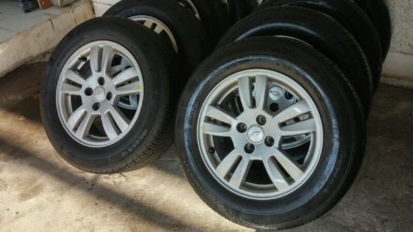 ล้อแม็กติดรถขอบ15พร้อมยางสวยๆ