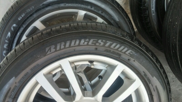 ล้อแม็กขอบ16พร้อมยางบริสโตนสภาพดี