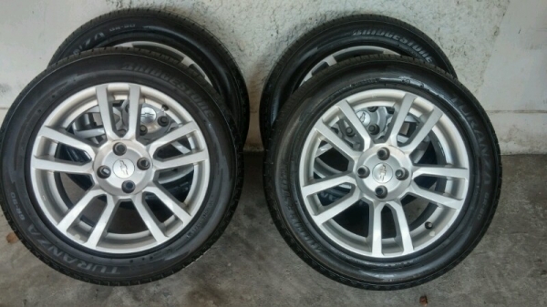 ล้อแม็กขอบ16พร้อมยางบริสโตนสภาพดี