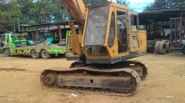ขายรถขุดแบ็คโคkomatsu pc120-3 สภาพพร้อมใช้งาน