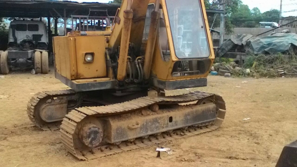 ขายรถขุดแบ็คโคkomatsu pc120-3 สภาพพร้อมใช้งาน