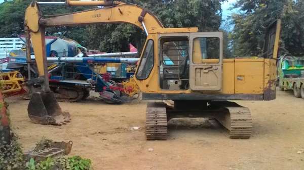 ขายรถขุดแบ็คโคkomatsu pc120-3 สภาพพร้อมใช้งาน