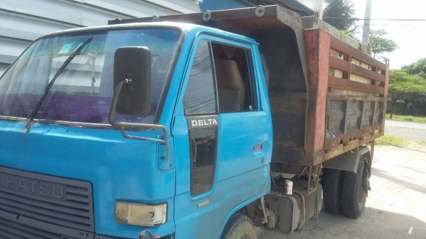 รถดั๊มบรรทุก 6 ล้อ ยี่ห้อ DAIHATSU รถดั๊มบรรทุก 6 ล้อ ยี่ห้อ DAIHATSU