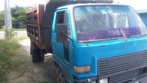 รถดั๊มบรรทุก 6 ล้อ ยี่ห้อ DAIHATSU