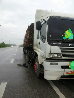 ขายรถบรรทุกหัวลากหางพื้นเรียบ ISUZU DECA 270 แรงม้าปี 2547 หางพื้นเรียบ RCK 3 เพลาปี 2546 ราคา 1600000