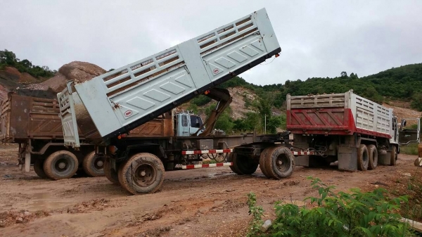 ขายเหมารวม 3 หางพ่วงดัมพ์สามมิตร 2 เพลาปี 39 40 42 ขายเหมา 3 หาง 700000