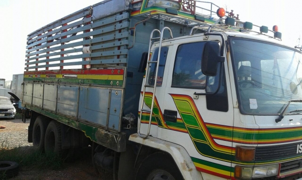 สิบล้อ อีซูซุ ยกหัวร็อค JCM 175 เพาเดียว แอร์ ทิฟฟี พ.เวอร์ ช่วงยาว6.30ม สภาพดีสวยๆพร้อมใช้งาน ใช้ 2ระบบ น้ำมัน+ก๊าส NGV  แบบประหยัด ทะเบียนพร้อมโอน