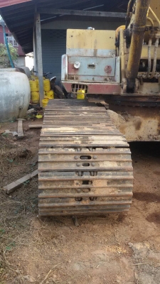 รถแม็คโค ยี่ห้อ KOMATSU รุ่น PC200 รุ่น 3