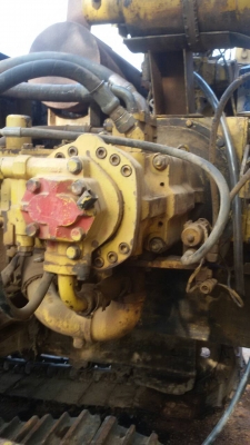 รถแม็คโค ยี่ห้อ KOMATSU รุ่น PC200 รุ่น 3