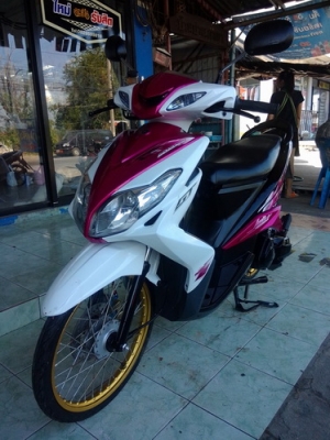 Mio125 ลายGT รถปี53สี ชมพู-ขาว แต่งสวยๆหล่อๆ ขายราคาถูกๆครับ