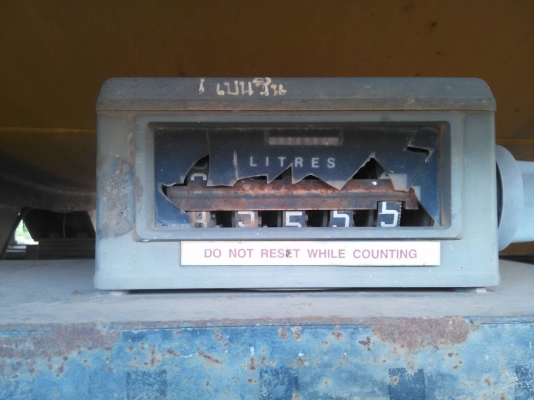 หกล้อ ฮีโน่ FC 4J145ปี41บรรทุกถังน้ำมัน 7,000ลิต อุปกรณ์ครบ สภาพดีสวยบางเดิมพร้อมใช้ (เหมาะเอาไปทำเป็นรถบรรทุกน้ำ) ทะเบียนพร้อมโอน