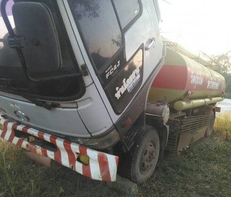 หกล้อ ฮีโน่ FC 4J145ปี41บรรทุกถังน้ำมัน 7,000ลิต อุปกรณ์ครบ สภาพดีสวยบางเดิมพร้อมใช้ (เหมาะเอาไปทำเป็นรถบรรทุกน้ำ) ทะเบียนพร้อมโอน