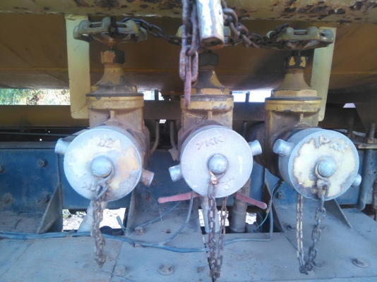 หกล้อ ฮีโน่ FC 4J145ปี41บรรทุกถังน้ำมัน 7,000ลิต อุปกรณ์ครบ สภาพดีสวยบางเดิมพร้อมใช้ (เหมาะเอาไปทำเป็นรถบรรทุกน้ำ) ทะเบียนพร้อมโอน