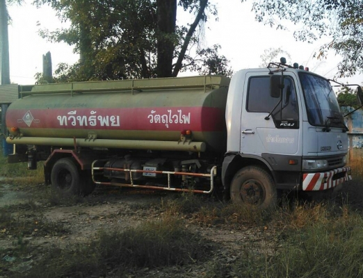 หกล้อ ฮีโน่ FC 4J145ปี41บรรทุกถังน้ำมัน 7,000ลิต อุปกรณ์ครบ สภาพดีสวยบางเดิมพร้อมใช้ (เหมาะเอาไปทำเป็นรถบรรทุกน้ำ) ทะเบียนพร้อมโอน