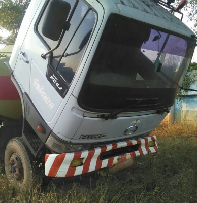 หกล้อ ฮีโน่ FC 4J145ปี41บรรทุกถังน้ำมัน 7,000ลิต อุปกรณ์ครบ สภาพดีสวยบางเดิมพร้อมใช้ (เหมาะเอาไปทำเป็นรถบรรทุกน้ำ) ทะเบียนพร้อมโอน