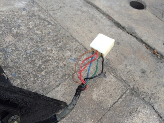 กระจกมองข้างไฟฟ้า toyota ปรับได้ พับได้ ใส่ AE 100-112 altis สภาพสวย  ราคา 2900 โทร.087-9864554 พี่ธง