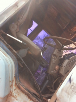 ขายรถบรรทุก 6 ล้อดัมพ์ ISUZU ROCKY 210 แรงม้าเกียร์ฟูลเลอร์ ราคา 680000