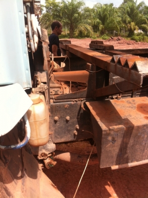 ขายรถบรรทุก 6 ล้อดัมพ์ ISUZU ROCKY 210 แรงม้าเกียร์ฟูลเลอร์ ราคา 680000