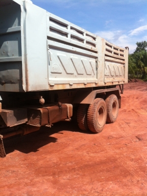 ขายรถบรรทุก 6 ล้อดัมพ์ ISUZU ROCKY 210 แรงม้าเกียร์ฟูลเลอร์ ราคา 680000