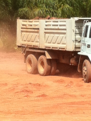 ขายรถบรรทุก 6 ล้อดัมพ์ ISUZU ROCKY 210 แรงม้าเกียร์ฟูลเลอร์ ราคา 680000