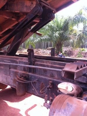 ขายรถบรรทุก 6 ล้อดัมพ์ ISUZU ROCKY 210 แรงม้าเกียร์ฟูลเลอร์ ราคา 680000