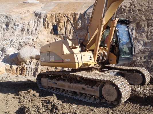 Cat 320C ‪#&lrm;FBA05222‬ รถอยู่ต่างประเทศนะคะ  สนใจนำเข้าราคาไม่แพง สอบถามรายละเอียดการนำเข้าได้ค่ะ ใหม่ 061-4194022