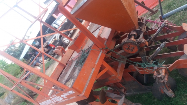 เครื่องปลูกอ้อยกลกิจบ้านโป่งร่องคู่ใส่รถไถใหญ่ เครื่องปลูกอ้อยกลกิจบ้านโป่งร่องคู่ใส่รถไถใหญ่