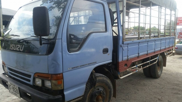 หกล้อ NPR รถห้างแท้เครื่อง 120 เครื่องดี คันซีสวย รถพร้อมใช้งาน เอกสารครบ พร้อมโอน