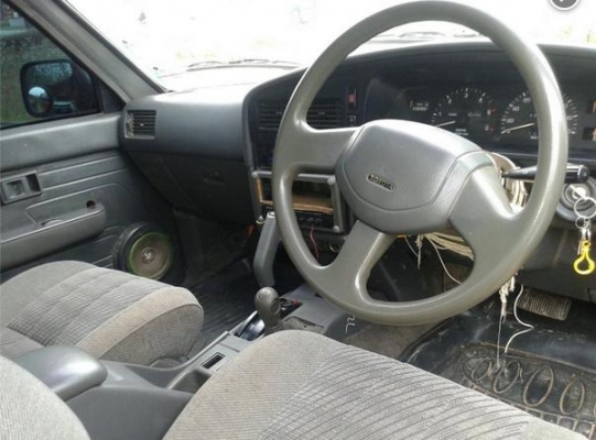 ขายTOYOTA LN130 surf เครื่อง2l เครื่องดี เกียร์AUTO เกียร์4x4ใช้งานได้ปกติ p.power