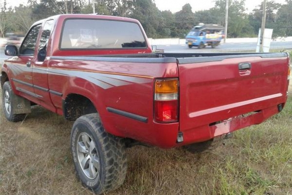 ขายTOYOTA LN130 surf เครื่อง2l เครื่องดี เกียร์AUTO เกียร์4x4ใช้งานได้ปกติ p.power