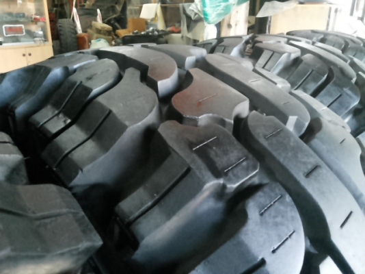 ยางmud 33"Superswamper intercoTSL รุ่น Thornbird made in usa. มือ2 สภาพ90 ดอกลึก คม สวยๆ ยางmud 33"Superswamper intercoTSL รุ่น Thornbird made in usa. มือ2 สภาพ90 ดอกลึก คม สวยๆ