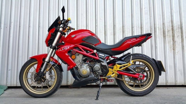 Benelli TNT300 2015 รถสวย ใหม่กริ๊บไม่มีที่ติ วิ่งน้อยมาก แต่งเทพล้นคัน ราคาถูกกว่ารถเดิมๆ ต่อรองได้