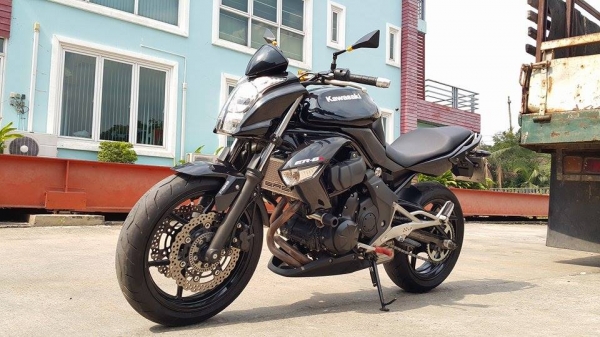 ER6N ABS 2011 รถบ้าน ใช้น้อย พร้อมขี่ สวยๆ ราคาไม่แพงครับ