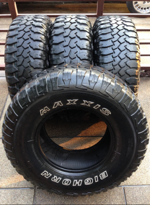 ยาง Mud Maxxis 285 75 16 กลางปี13 ดอกเต็ม ไม่มีปะ พร้อมใช้งาน
