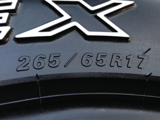 ยาง All Falken 265 65 17 กลางปี12 ดอกเต็ม ใช้งานยาว