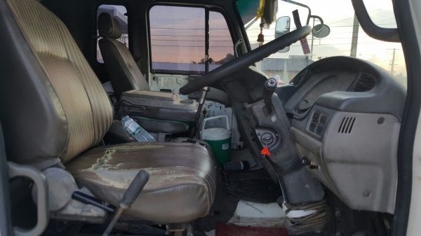 รถนิสสัน 6 ล้อ PKB211N / ติดเครน 5 ตัน. 220 แรงม้า. ปี 47. สนใจติดต่อ 081 - 6079515 รถนิสสัน 6 ล้อ PKB211N / ติดเครน 5 ตัน. 220 แรงม้า. ปี 47. สนใจติดต่อ 081 - 6079515