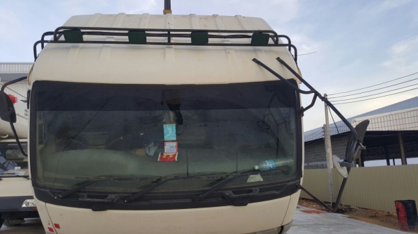 รถนิสสัน 6 ล้อ PKB211N / ติดเครน 5 ตัน. 220 แรงม้า. ปี 47. สนใจติดต่อ 081 - 6079515 รถนิสสัน 6 ล้อ PKB211N / ติดเครน 5 ตัน. 220 แรงม้า. ปี 47. สนใจติดต่อ 081 - 6079515