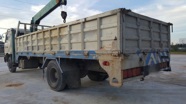 รถนิสสัน 6 ล้อ PKB211N / ติดเครน 5 ตัน. 220 แรงม้า. ปี 47. สนใจติดต่อ 081 - 6079515 รถนิสสัน 6 ล้อ PKB211N / ติดเครน 5 ตัน. 220 แรงม้า. ปี 47. สนใจติดต่อ 081 - 6079515